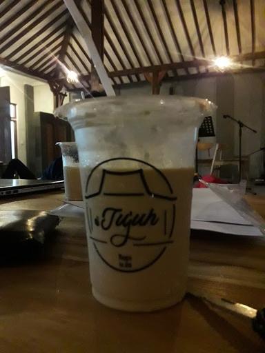 TITIK TUJUH CAFE