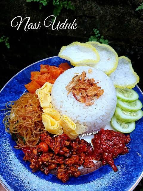 NASI UDUK & KUNING ENAKENE