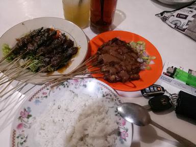 SATE AYAM DAN KAMBING CAK ALI