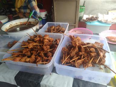 WARUNG NASI UDUK SAYUR HIJAU DAN AYAM BAKAR