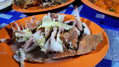 LUCKY SEAFOOD JEMBATAN 5 BARELANG BATAM