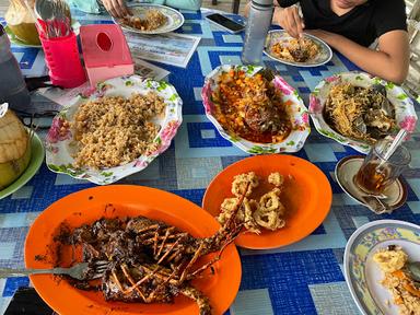 LUCKY SEAFOOD JEMBATAN 5 BARELANG BATAM