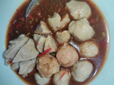 MIE AYAM & BAKSO AMELIA BARELANG