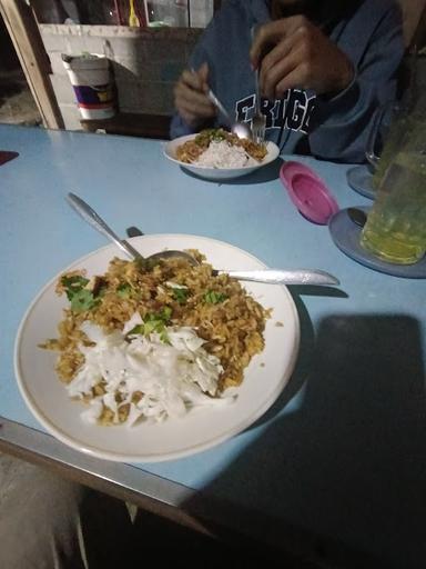 BAKMI LETHEK DAN NASI GORENG BU TRI