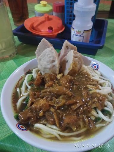 BAKSO DAN MIE AYAM MAS PEL