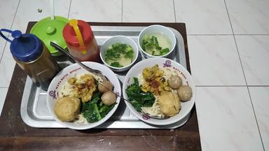 MIE AYAM, BAKSO, MIE LETHEK AYAM & BIHUN AYAM MAS YANTO