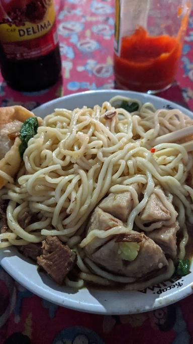 WARUNG MAKAN BAKSO JAMBULANI