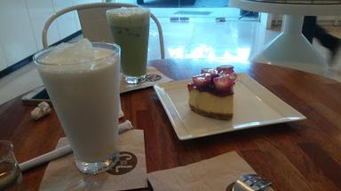 CAKE LAB & KAFFEIN