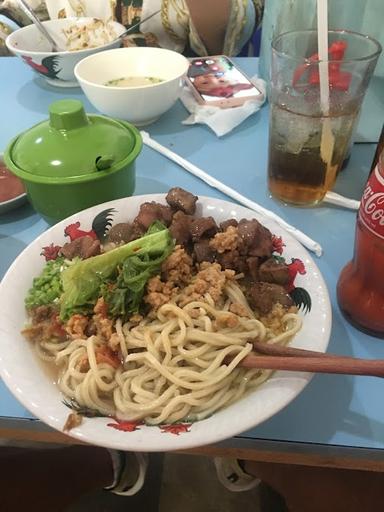 BAMI GANG THIEBAULT D/H BAKMI PANGSIT NUSANTARA (JUANDA)