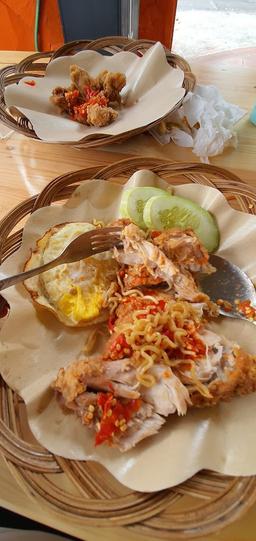 Photo's Ayam Geprek Master Cideng