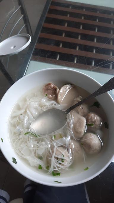 BAKSO MAS KUMIS SAMPING PENABUR