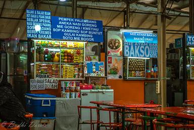 SOTO BETAWI DAN GADO GADO IBU SAMSUL