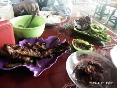 WARUNG MAKAN MAMA FINA