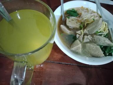 WARUNG MIEAYAM DAN BAKSO PAK MO WONOGIRI