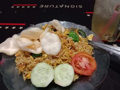 BAKMI & NASI GORENG TOMBO ATI