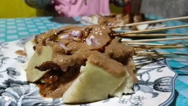 SATE AYAM ASLI MADURA CAK ARJUN (DEPAN JAMBON RESTO)