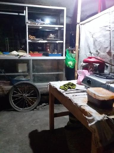 WARUNG MAKAN MBAH SENTOT