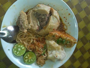 MIE BAKSO QISTOS