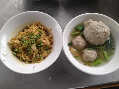 MIE BIHUN BASO URAT MAS JANGKUNG