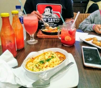 PIZZA HUT RESTORAN - MALL RAMAYANA GARUT