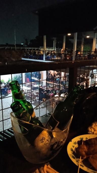 PANDAWA ANGKRINGAN & BAR