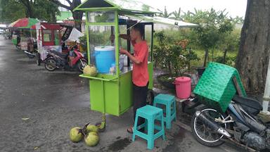 ES KELAPA MUDA PLUS KRIM SUSU FANAZA