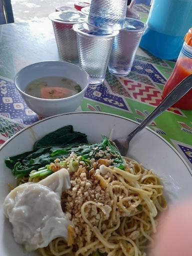 KEDAI MIE SUKSES