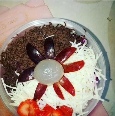 NISA SALAD DAN BUAH SEGAR