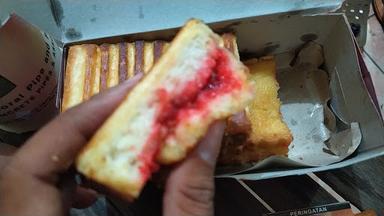 ROTI BAKAR MAS JUJU KHAS BANDUNG