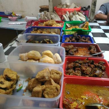 WARUNG PENYETAN BU YATI