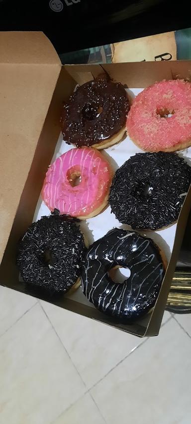 LAGADY DONUTS