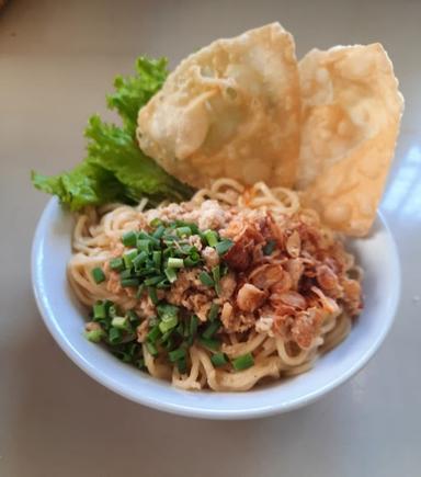 MEGA MIE AYAM