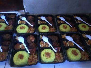 NASI KUNING LS BUNDA EFI