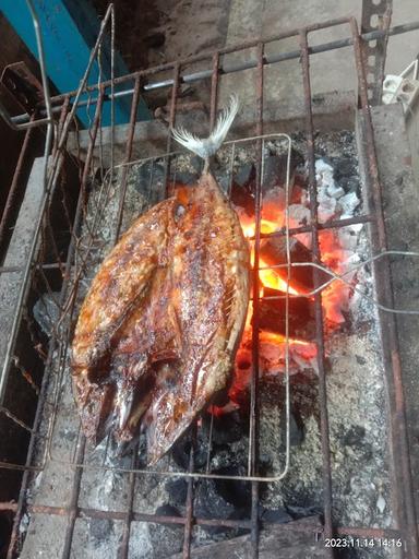 IKAN BAKAR IBU IDA, WARUNG SUMBER REJEKI 2 PANTAI NGUDEL