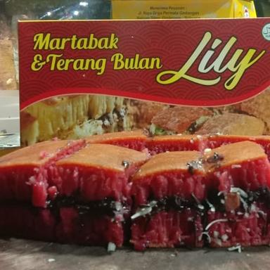 MARTABAK DAN TERANG BULAN LILY