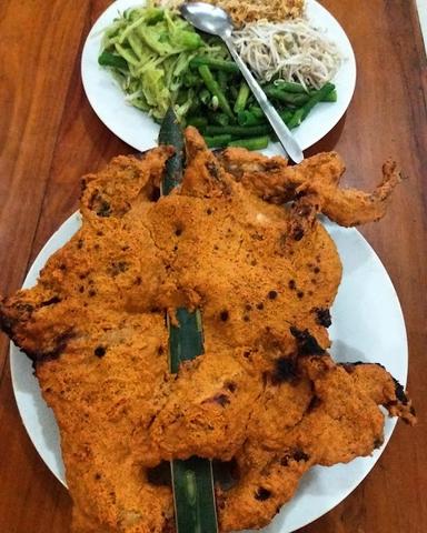 WARUNG AYAM PANGGANG DUNGUS ALOHA