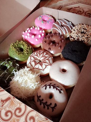 INI DONUT