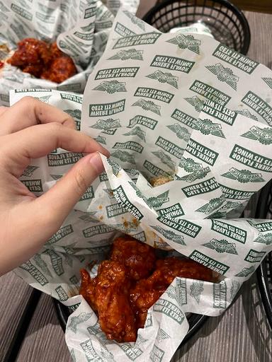 WINGSTOP SUMMARECON MALL BANDUNG