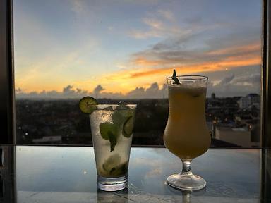 D' SKYBAR @ IBIS STYLES YOGYAKARTA