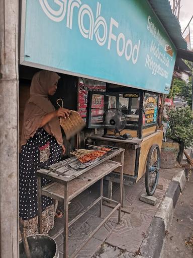 SATE AYAM & KAMBING VIRAL! BU SITI