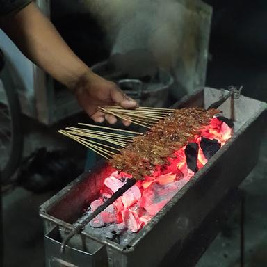 SATE AYAM PAK TONO