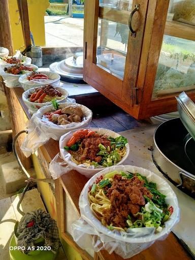 MIE AYAM BAKSO SURASA