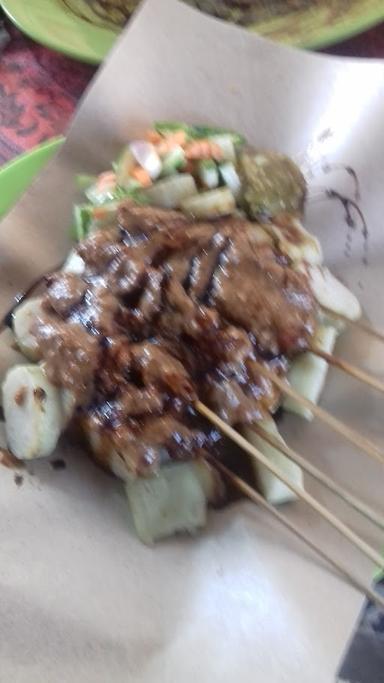 SATE AYAM & KIKIL