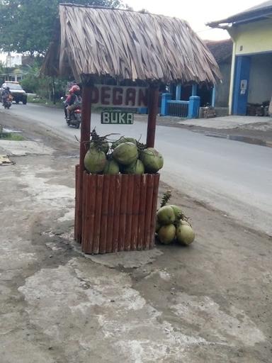 WARUNG KELAPA MUDA PAK NAWAR