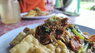 MIE AYAM BAKAR LEVEL