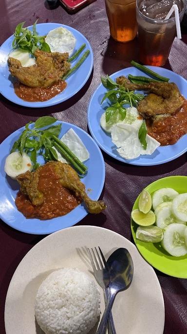 AYAM GORENG - IKAN BAKAR KENCANA