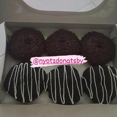 NYOTZ DONAT & COOKIES PREMIUM