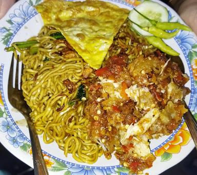 RESTO BANG KADIR- AYAM GEPREK NASI GORENG JAWA AMBENGAN