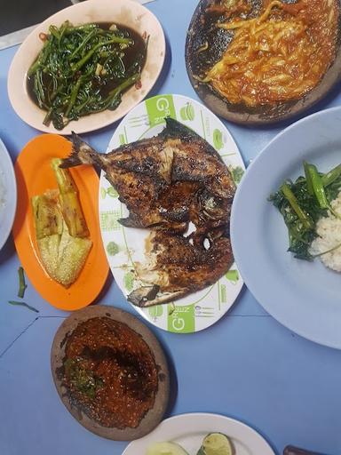 SEAFOOD DAN IKAN BAKAR CAK GONDRONG