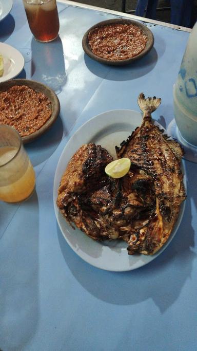 SEAFOOD DAN IKAN BAKAR CAK GONDRONG